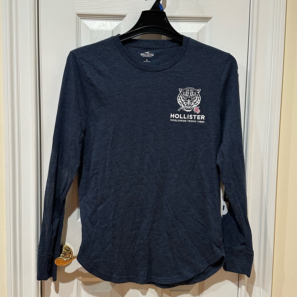Hollister Men's Navy Blue Long Sleeve Shirt, Size Medium